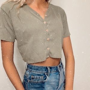 Brandy Melville green zelly button top